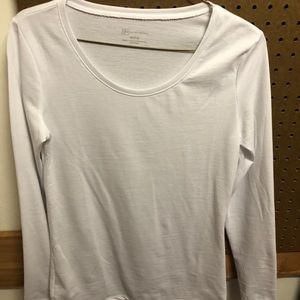Long sleeve tee shirt
